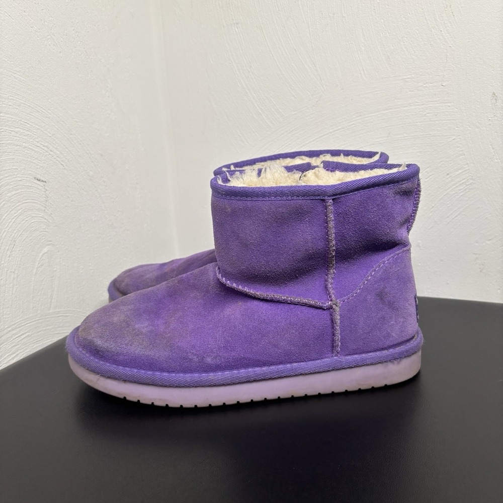 Koolaburra by UGG Mini Boots Girls Sz 3 Purple Suede Shearling Lined Zip 1116770